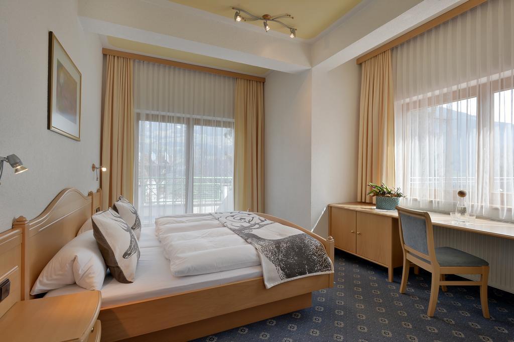 Appartementhaus Kostenzer Fügen Chambre photo